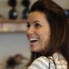 Eva Longoria en pleine séance shopping à Los Angeles. Le 21 avril 2010