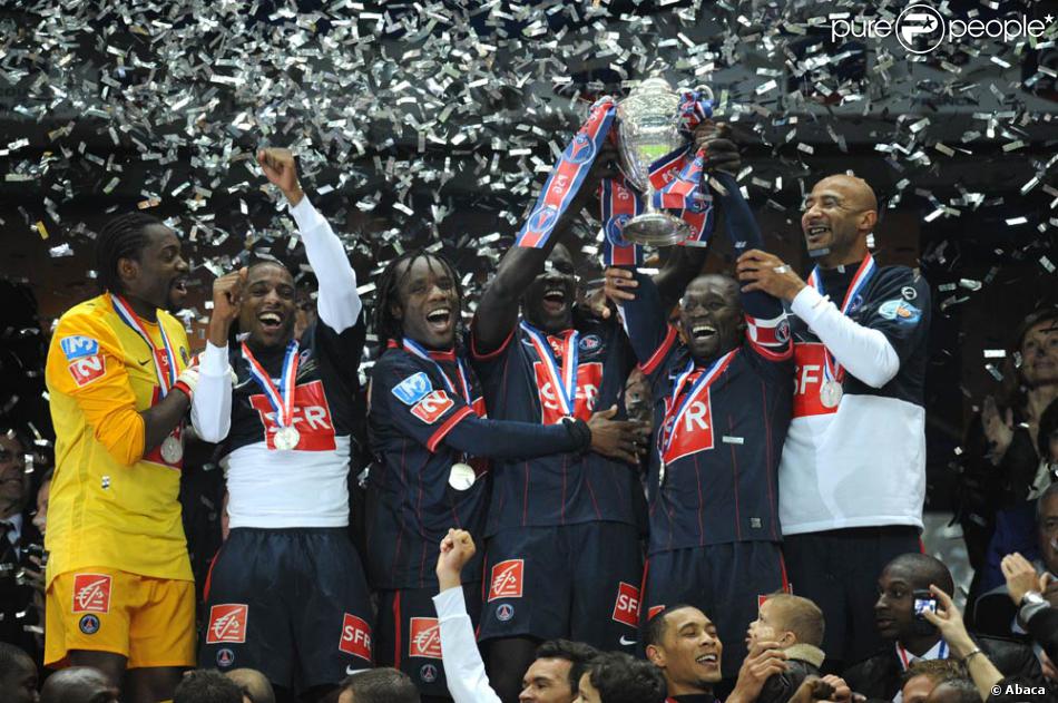 L'équipe du Paris-Saint-Germain a remporté la Coupe de ... L'équipe du Paris-Saint-Germain a remporté la Coupe de ...