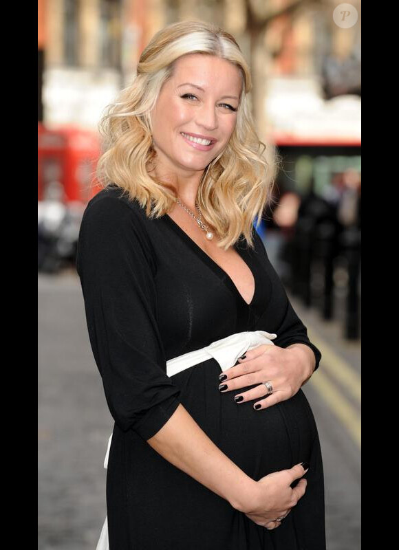 La présentatrice britannique Denise Van Outenn quand elle était encore enceinte de son premier enfant !