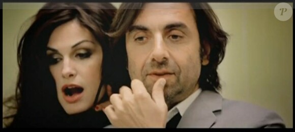Pour le clip de Give him the ooh-la-la, premier extrait de son album So in love, André Manoukian fait jouer tous ses amis, de Tété à Camélia Jordana !