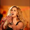 Lara Fabian est la marraine d'un concours de chant organisé par l'AICOM.