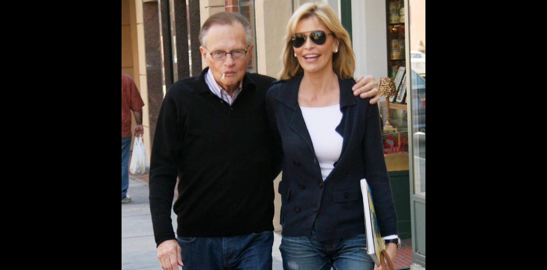 Larry King annule sa demande de divorce... Il aime encore ...