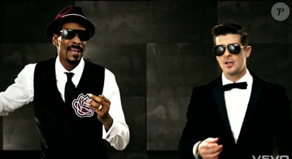 Des extraits du clip It's in the mornin de Robin Thicke avec Snoop Dogg !