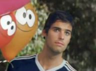 Regardez Yoann Gourcuff, Thierry Henry et les Bleus jouer les anges gardiens ! En toute discrétion...