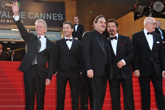 Oliver Stone et son casting de stars à Cannes, en mai 2010.