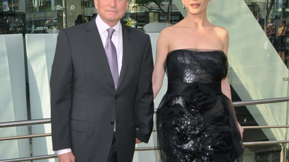 Catherine Zeta-Jones en met plein la vue... pour rendre hommage à son mari Michael Douglas !