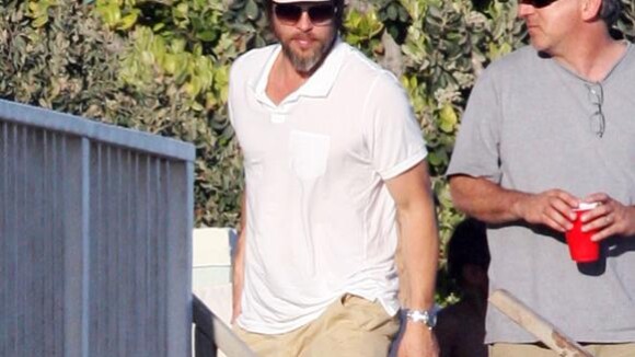 Brad Pitt et Angelina Jolie : La famille parfaite se détend à la plage, sous le soleil de Malibu ! (réactualisé)