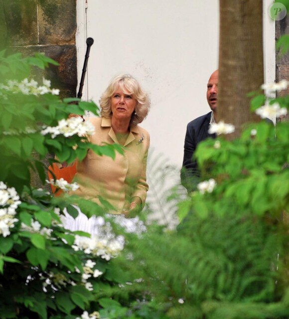 Camilla visite la maison du conte, à Edimbourg. 02/06/2010