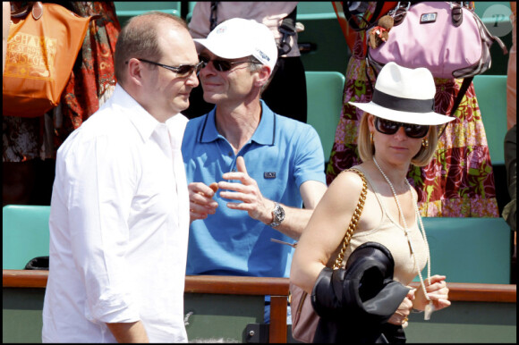 Cauet et sa dulcinée (3 juin 2010 à Roland Garros)