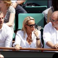 Roland-Garros 2010 : Cécile de Ménibus prend la balle au bond... avec les deux hommes de sa vie !