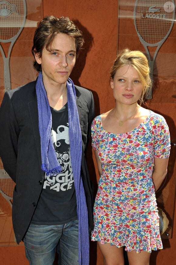 Raphaël et Mélanie Thierry à Roland-Garros le 4 juin 2010