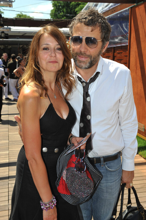 Stéphane Guillon et sa compagne Muriel à Roland-Garros le 4 juin 2010
