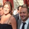 Gilbert et Nicole Coullier, Patrick Timsit et sa compagne Sophie, enceinte, entourent Nicolas Sarkozy. Le 20 mai 2010