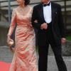 Vendredi 18 juin, à la veille de leur mariage, Victoria de Suède et Daniel Westling accueillaient de prestigieux convives pour un banquet en leur honneur. Le roi Carl XVI Gustaf et la reine Silvia.