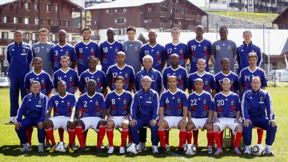 L'affaire Anelka vire à la psychose : bagarre, mutinerie et démission chez les Bleus ! L'équipe de France a explosé !