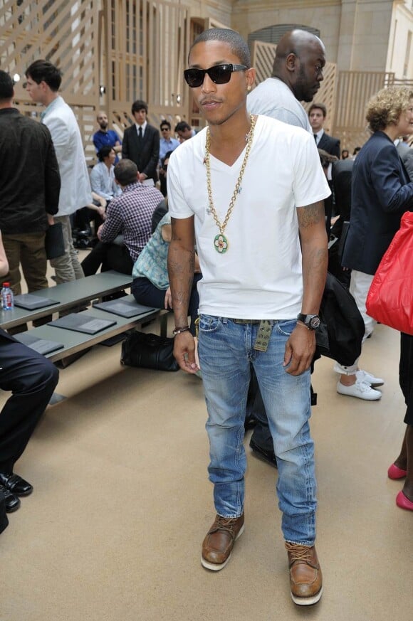 Pharrell Williams lors du défilé Louis Vuitton à Paris, le 24 juin 2010