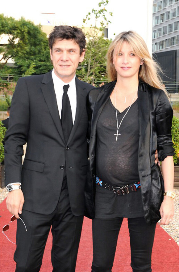 Marc et Sarah Lavoine le 15 juin 2010 lors de l'anniversaire de Johnny Hallyday
