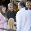 Rick Schroder au côté de son épouse Andrea Schroder et de leurs deux filles Cambrie et Faith. Une vraie famille du bonheur lors de leur sortie au cinéma Malibu à Los Angeles le 17 juillet 2010 ! 