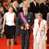 Le 21 juillet 2010, la famille royale de Belgique (photo : la reine Fabiola, avec le prince Philippe et la princesse Mathilde) prend part à la Fête nationale