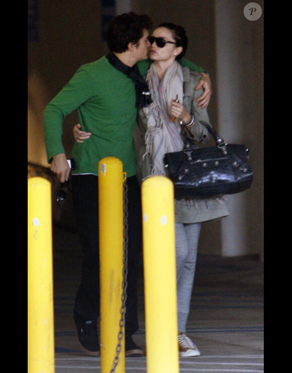 Orlando Bloom et Miranda Kerr amoureux, à Los Angeles en mars 2010