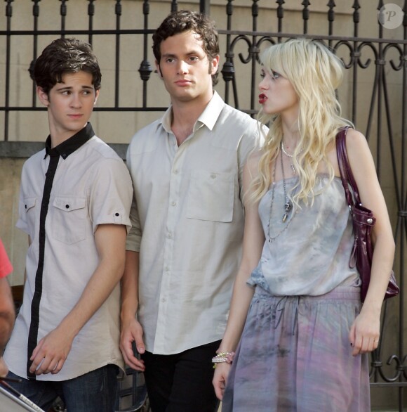 Connor Paolo, Penn Badgley etTaylor Momsen sur le tournage de la série Gossip Girl, à New York le 11 août 2009.