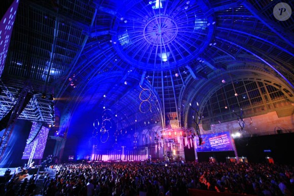 La Nuit électro SFR, le 9 octobre 2010, investira le Grand Palais pour sa seconde édition, avec Laurent Garnier en tête d'affiche.