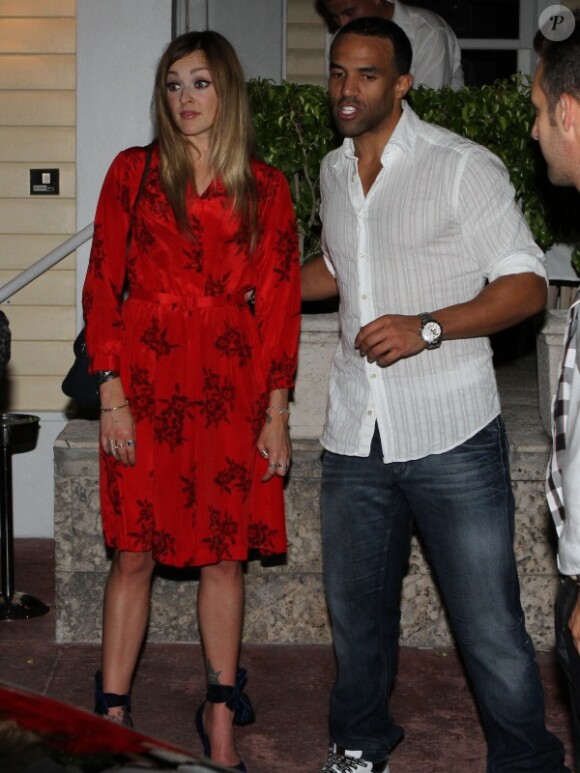 Craig David et sa nouvelle petite amie Fearne Cotton à la sortie du restaurant Prime one 12 à Miami en août 2010