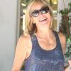 Sharon Stone à la sortie de chez le coiffeur à Los Angeles