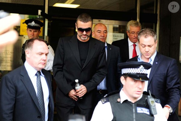 George Michael se présente au tribunal d'Highbury Corner, à Londres, le 24 août 2010
