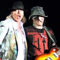 Regardez Guns N' Roses terminer leur concert dans... un vrai chaos !