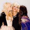 Christina Aguilera et Nicole Richie posent pour des photos drôles au mariage de son amie la styliste Simone Harouche et Marc Bretter
