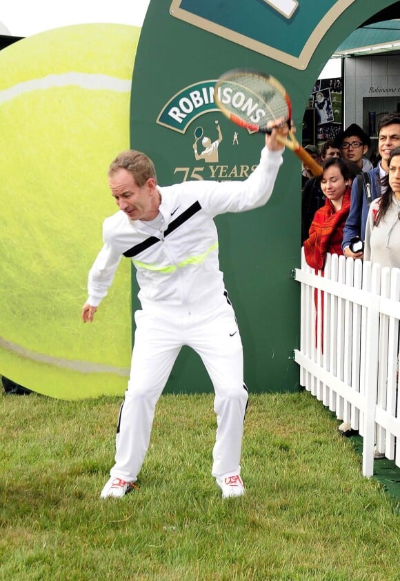 John McEnroe : un sale gamin qui risque bien de ne jamais changer, sérieusement ! Juin 2010 : il rejoue à Wimbledon la fameuse "scène" de 1981 !