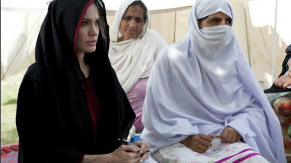 Angelina Jolie : Bouleversée par son voyage au Pakistan dévasté, elle apporte son témoignage...