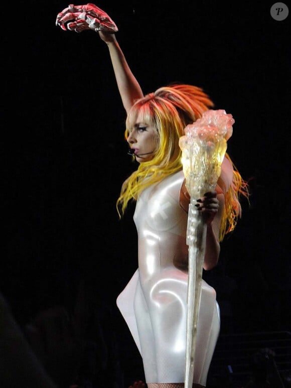 Lady Gaga sur scène, Los Angeles, 11 août 2010