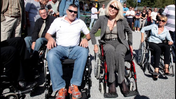 Amanda Lear, Jean-Marie Bigard et Francis Lalanne : Confrontés à la vie en fauteuil roulant...