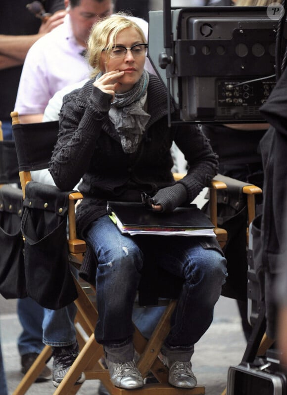 Madonna à New York sur le tournage de W.E. où elle dirige, entre autres, Abbie Cornish, le 13 septembre 2010