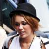Miley Cyrus : Une teenag' girl branchée qui adore porter des canotiers.