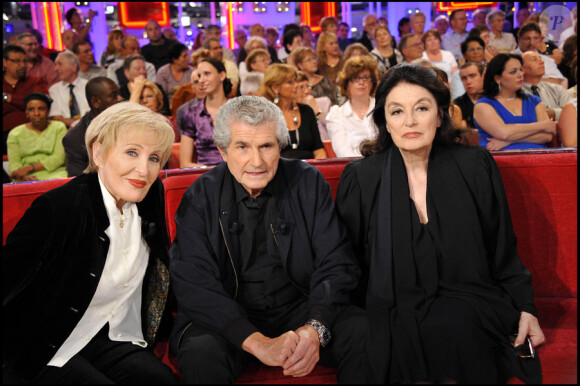 Nicole Croisille, Claude Lelouch et Anouk Aimée lors de l'enregistrement de l'émission Vivement Dimanche le 15 septembre 2010