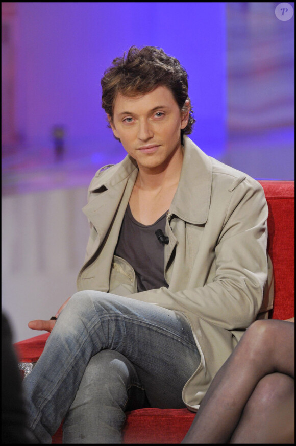 Raphaël lors de l'enregistrement de l'émission Vivement Dimanche le 15 septembre 2010