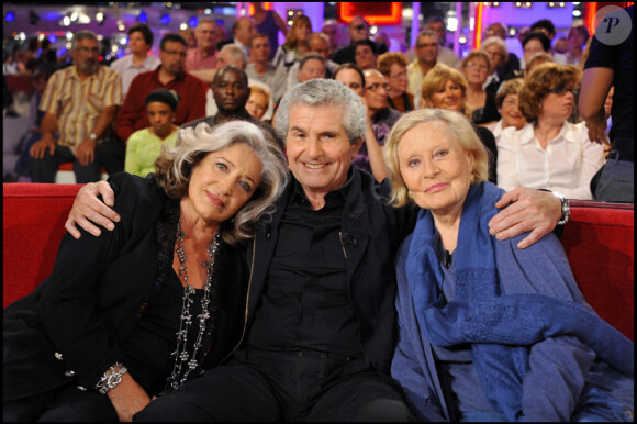 Françoise Fabian, Claude Lelouch et Michèle Morgan lors de l'enregistrement de l'émission Vivement Dimanche le 15 septembre 2010