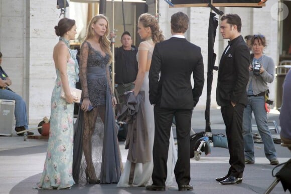 Leighton Meester, Blake Lively, Katie Cassidy, Ed Westwick et Chace Crawford sur le tournage de Gossip Girl à New York, le 21 septembre 2010