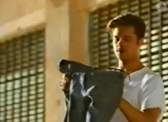 Brad Pitt dans une pub Levi's, en 1991.