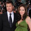 Brad Pitt et Angelina Jolie le 15 mai 2008 à Cannes. Elle a accouché de Knox et Vivienne le 12 juillet 2008