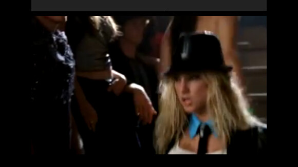 Glee : Regardez le premier extrait de l'épisode spécial Britney Spears !