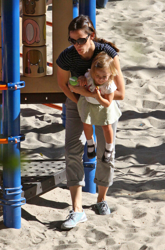 Jennifer Garner emmène sa fille Serpahina (Brentwood, 25 septembre 2010)