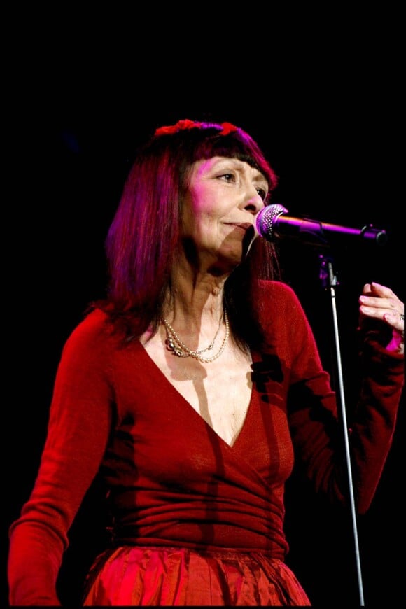 Brigitte Fontaine, à L'Olympia, 2007
