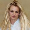 Britney Spears s'accorde une séance de shopping à Calabasas, entourée de  son garde du corps, vendredi 8 octobre.