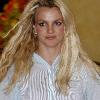 Britney Spears s'accorde une séance de shopping à Calabasas, entourée de  son garde du corps, vendredi 8 octobre.