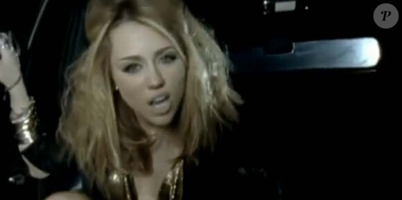 Miley Cyrus dans son clip Who owns my heart