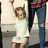 Tobey Maguire, son épouse Jennifer Meyer et leurs enfants Ruby et Otis cherchent la citrouille idéale à Beverly Hills le 10 octobre 2010